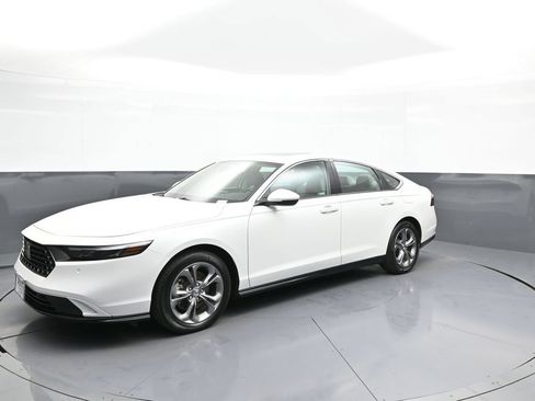 Certified 2024 Honda Accord EX-L image 10