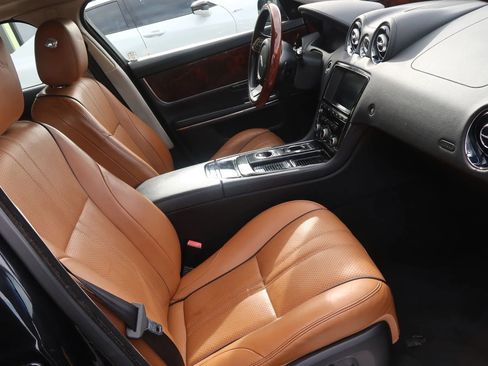 Used 2016 Jaguar XJ R-Sport image 22