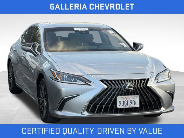 Used 2024 Lexus ES 300h w/ Premium Package FWD image 2