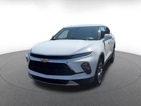 Used 2026 Chevrolet Blazer LT FWD image 6