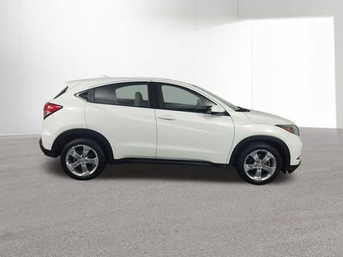 Used 2017 Honda HR-V LX image 34
