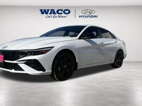 Used 2026 Hyundai Elantra SEL Sport Premium FWD image 3