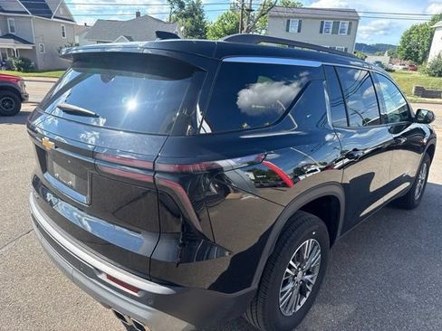 Used 2025 Chevrolet Traverse LT AWD/4WD image 6