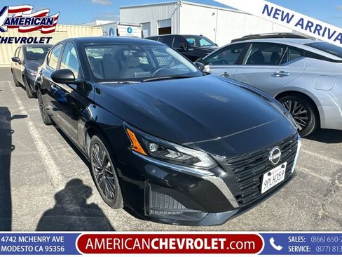 Used 2025 Nissan Altima 2.5 SV FWD image 1