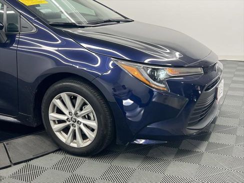 Certified 2025 Toyota Corolla LE image 5