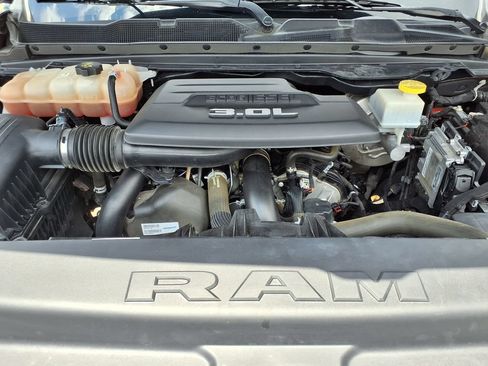 Used 2023 RAM 1500 Laramie AWD/4WD image 39