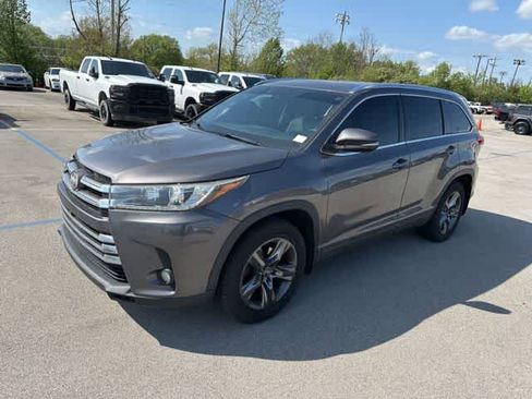 Used 2017 Toyota Highlander Limited Platinum image 2