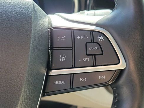 Used 2023 Toyota Highlander Platinum FWD image 32