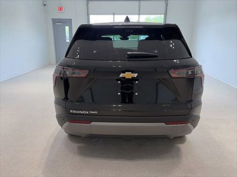 New 2026 Chevrolet Equinox LT w/ Convenience Package II AWD/4WD image 5