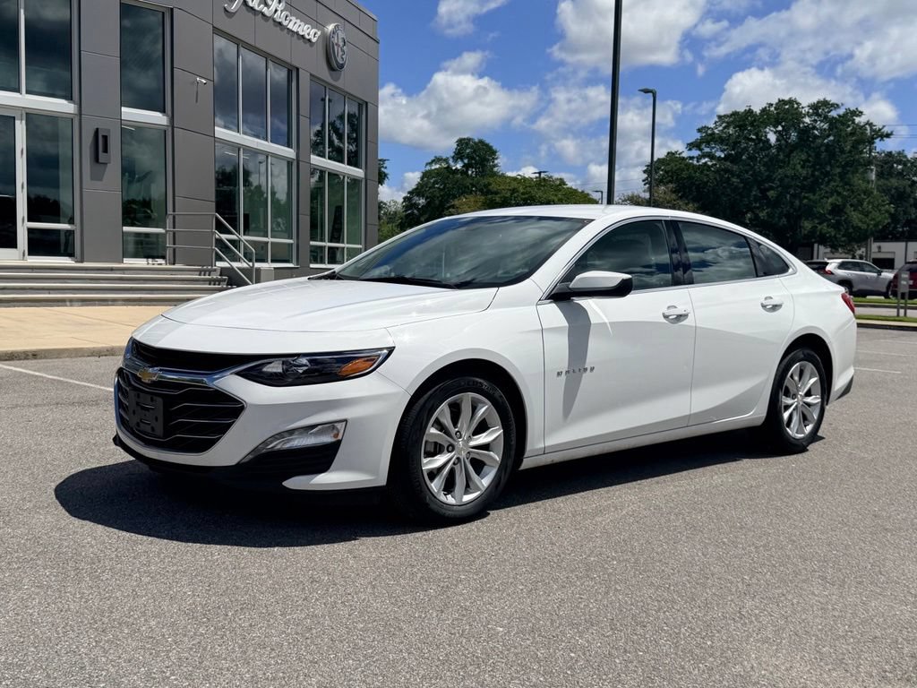 Used 2025 Chevrolet Malibu LT FWD image 1
