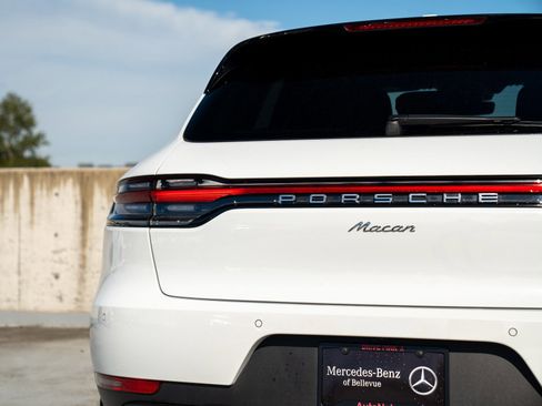 Used 2020 Porsche Macan AWD/4WD image 9