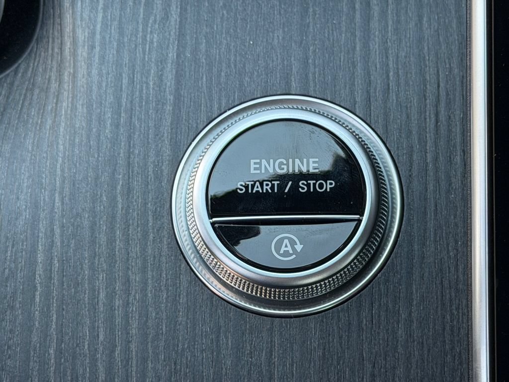 Used 2023 Mercedes-Benz C 300 4MATIC Sedan image 31