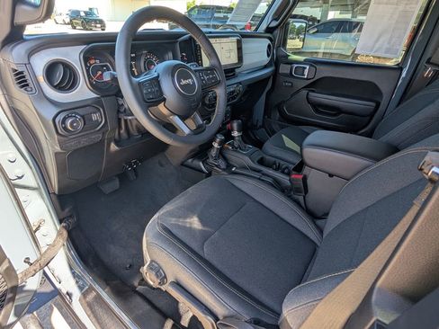 Used 2024 Jeep Wrangler Sport AWD/4WD image 16