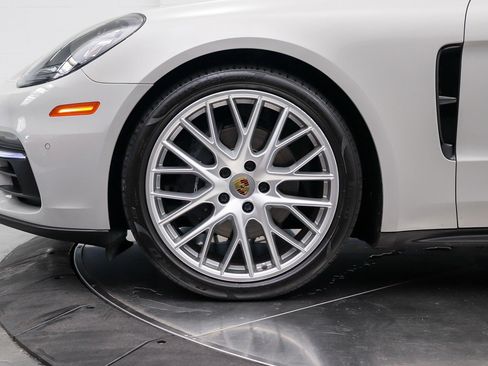 Used 2018 Porsche Panamera 4 AWD/4WD image 15