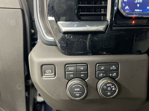Used 2023 Chevrolet Silverado 1500 High Country w/ Z71 Off-Road Package AWD/4WD image 18