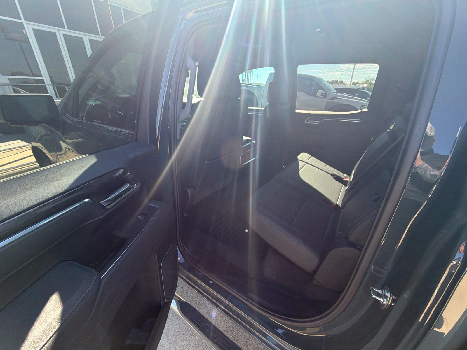 Used 2025 Chevrolet Silverado 1500 LTZ RWD image 10