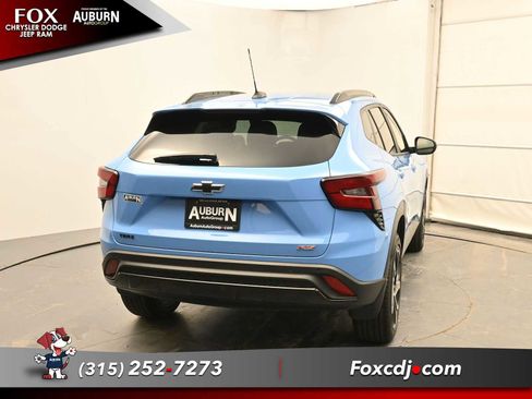 Used 2024 Chevrolet Trax RS w/ Sunroof Package image 4