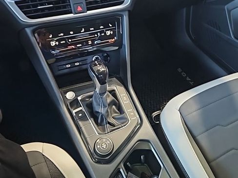 New 2026 Volkswagen Taos SE AWD/4WD image 32