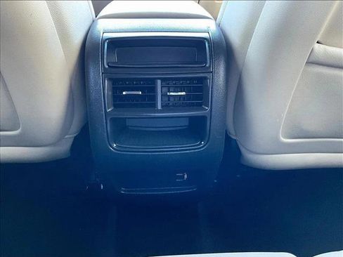 Used 2018 Cadillac XT5 FWD image 25