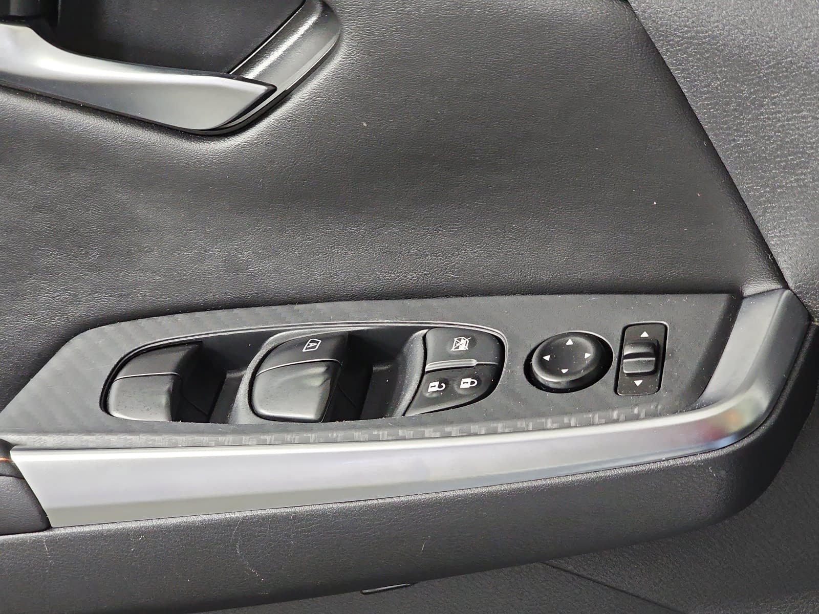 Used 2025 Nissan Sentra SR w/ SR Premium Package FWD image 24