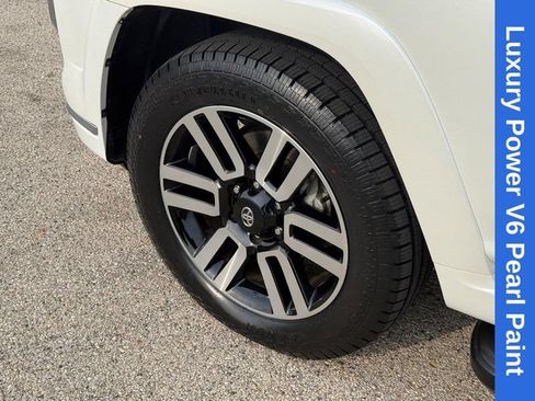 Used 2022 Toyota 4Runner Limited AWD/4WD image 10
