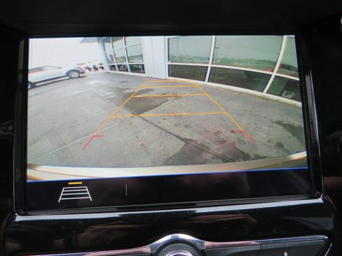 Used 2018 Chevrolet Trax LT w/ LT Convenience Package image 18