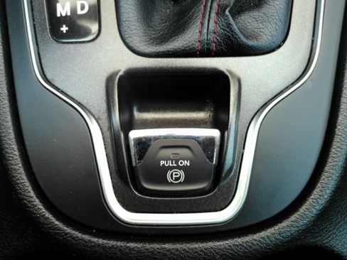 Used 2020 Jeep Cherokee Trailhawk AWD/4WD image 47