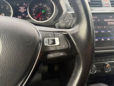 Used 2018 Volkswagen Tiguan SE w/ Panoramic Sunroof Package image 33
