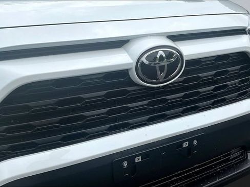 Used 2025 Toyota RAV4 XLE Premium AWD/4WD image 32