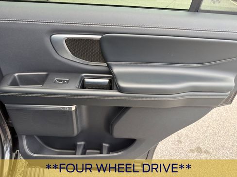 Certified 2025 Ford Expedition Platinum w/ Stealth Appearance Package AWD/4WD image 18