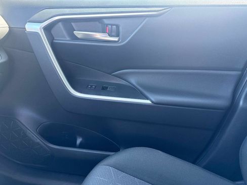 Used 2025 Toyota RAV4 XLE image 23