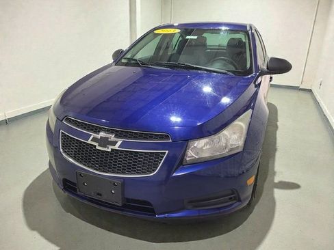 Used 2013 Chevrolet Cruze LS image 8