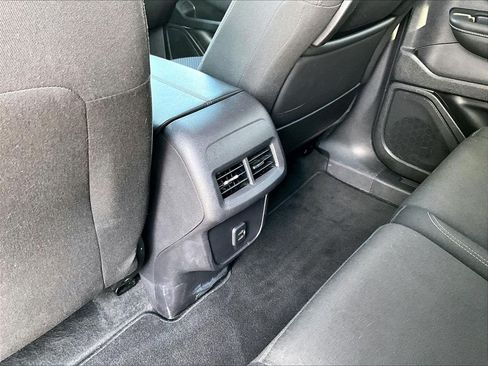 Used 2024 GMC Terrain SLE AWD/4WD image 27