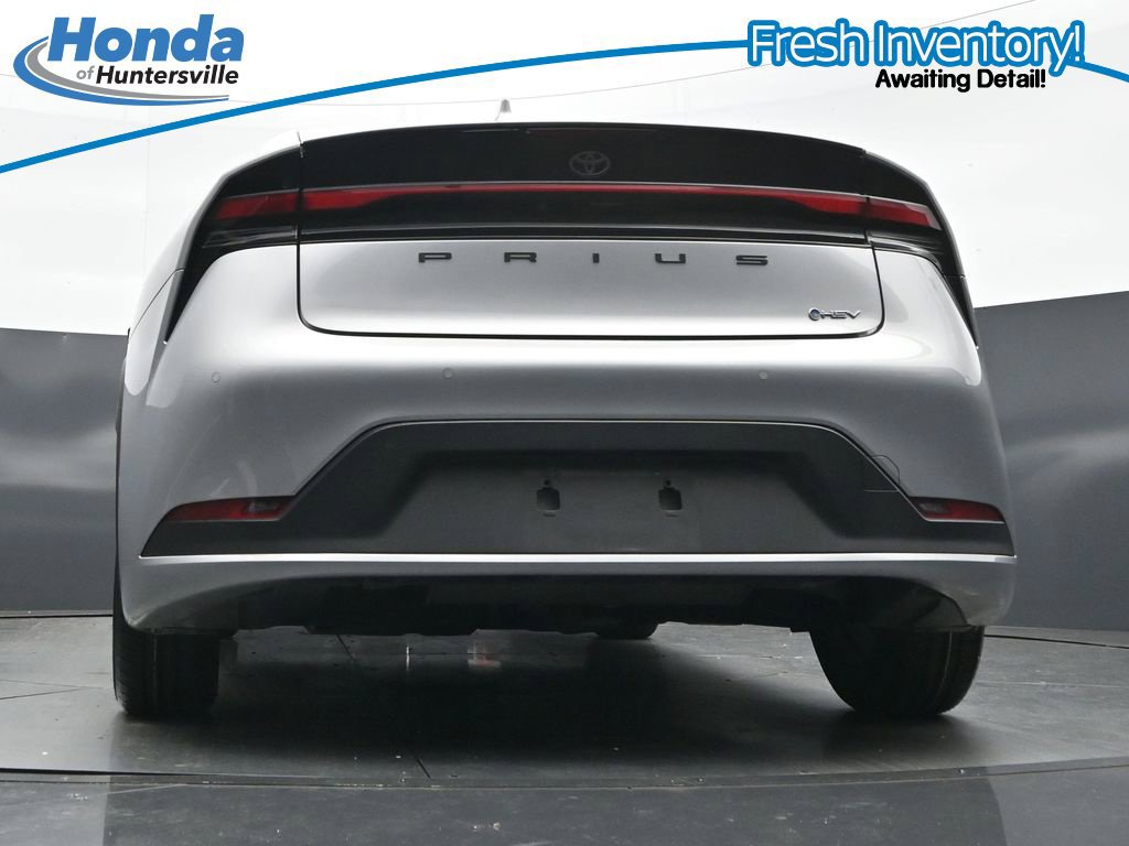 Used 2025 Toyota Prius LE FWD image 32