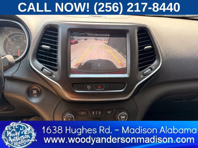 Used 2019 Jeep Cherokee Trailhawk AWD/4WD image 12