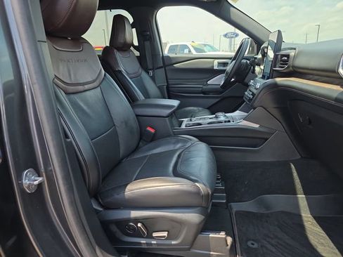 Used 2020 Ford Explorer Platinum w/ Premium Technology Package AWD/4WD image 16