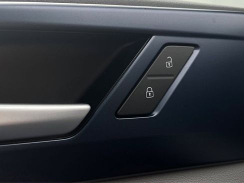 New 2024 Volkswagen Taos SE image 29