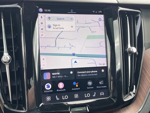 Used 2023 Volvo XC60 B5 Plus w/ Protection Package Premier image 34