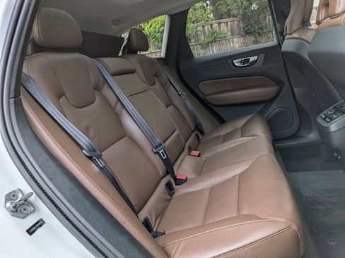 Used 2019 Volvo XC60 T5 Inscription w/ Protection Package Premier image 22