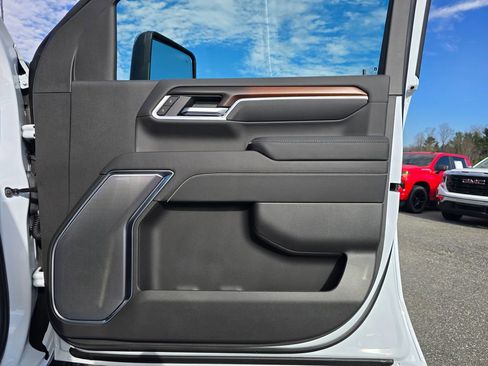 New 2026 GMC Sierra 2500 Denali w/ Denali Reserve Package image 38
