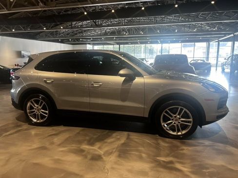 Used 2021 Porsche Cayenne AWD/4WD image 4