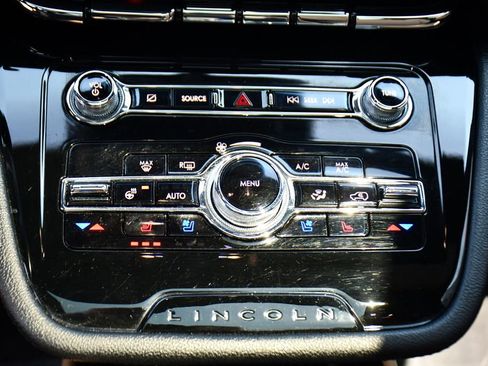 Used 2021 Lincoln Corsair Reserve w/ Equipment Group 201A image 30