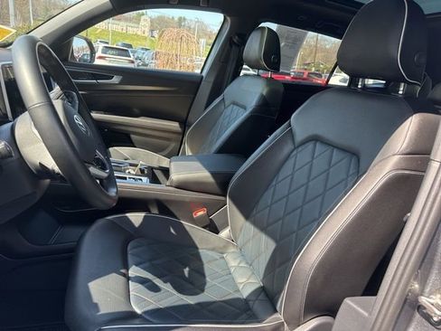 Used 2025 Volkswagen Atlas Cross Sport SEL Premium R-Line AWD/4WD image 24