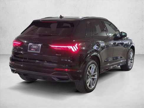 Certified 2025 Audi Q3 2.0T Premium w/ Convenience Package image 5