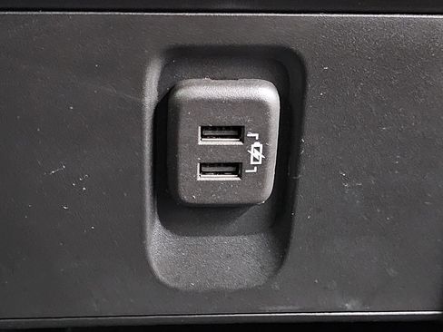 Used 2024 Chevrolet Traverse LT w/ LPO, Floor Liner Package AWD/4WD image 31