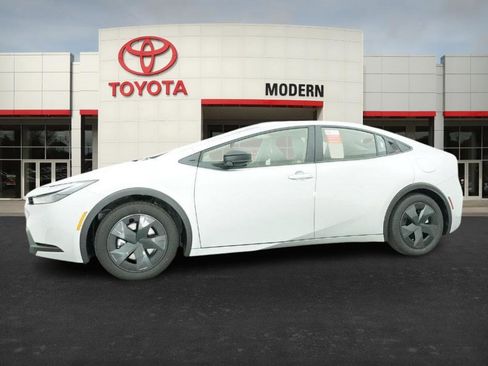 New 2026 Toyota Prius Plug-In Hybrid image 8