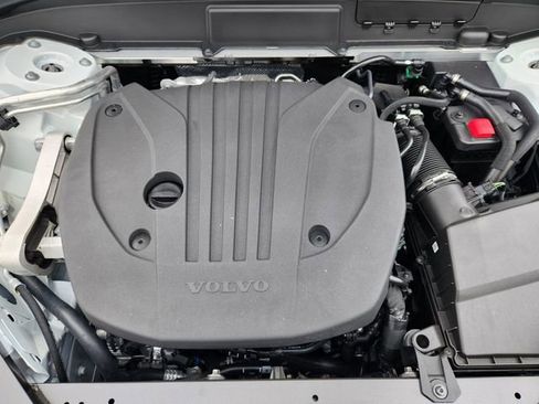 Used 2025 Volvo XC60 B5 Core w/ Climate Package image 34