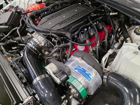 Used 2021 Chevrolet Camaro ZL1 RWD image 47