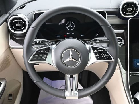 New 2025 Mercedes-Benz GLC 300 4MATIC image 16
