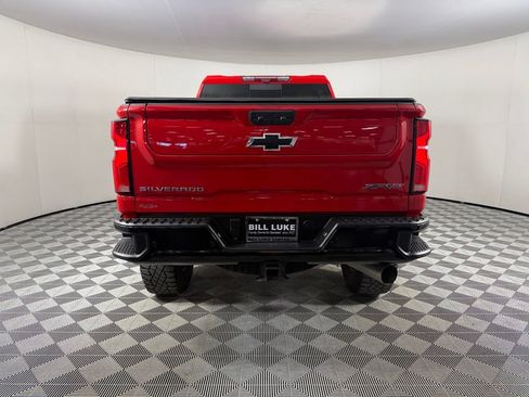 Used 2025 Chevrolet Silverado 2500 ZR2 w/ Technology Package AWD/4WD image 8